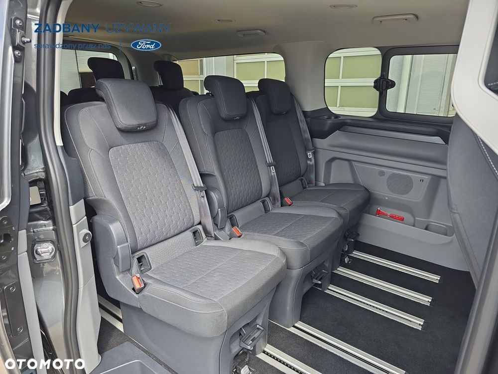 Ford Tourneo Custom - 8