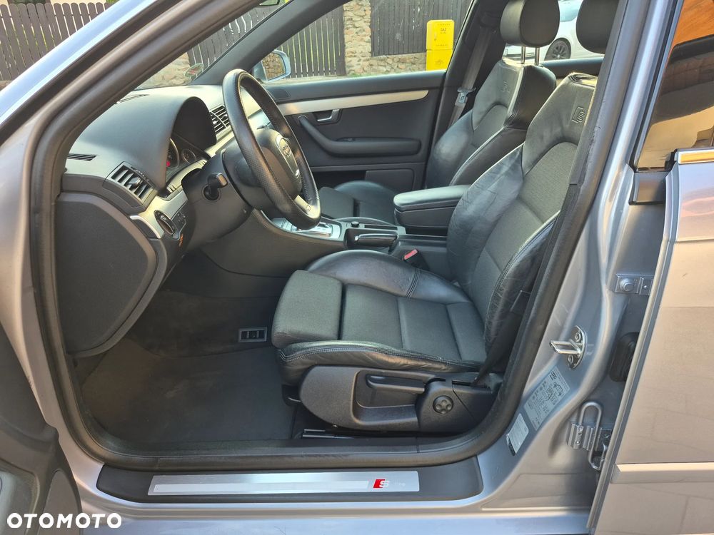 Audi A4 Limousine - 16