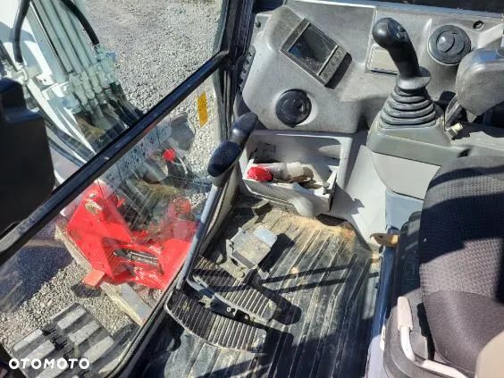 Takeuchi TB230 - 4