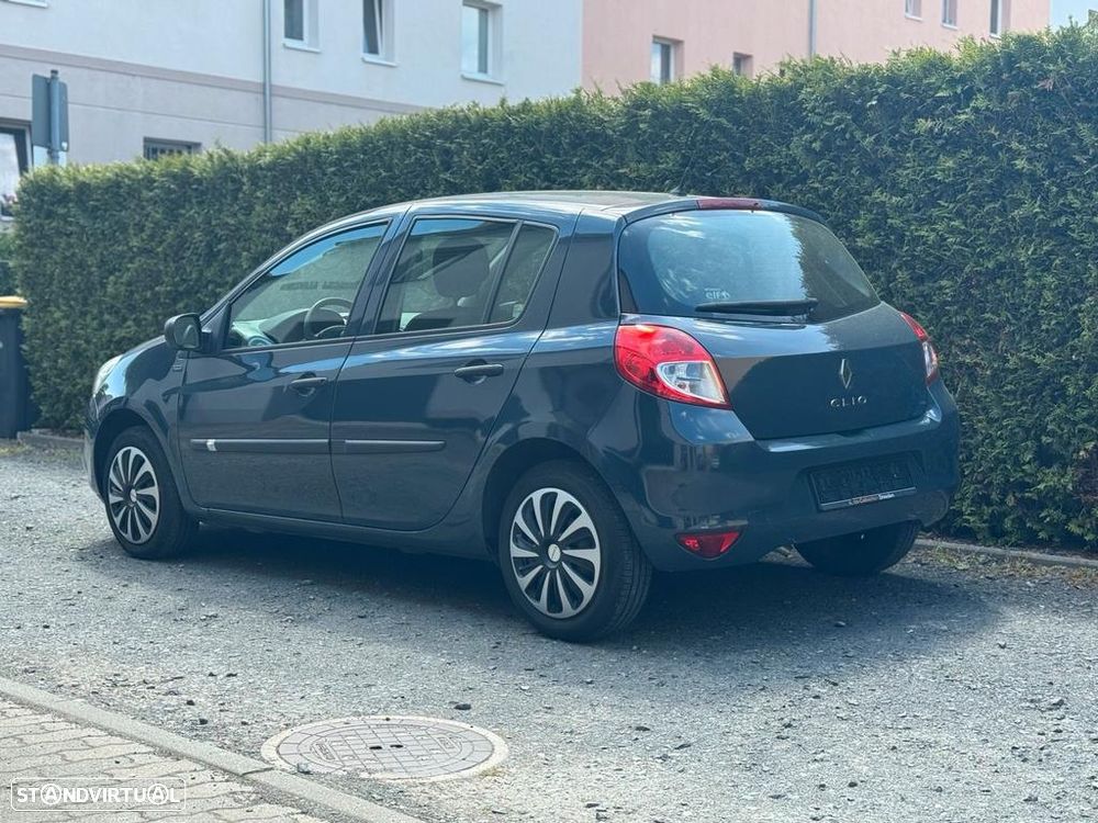 Renault Clio 1.2 16V Confort 130g - 2