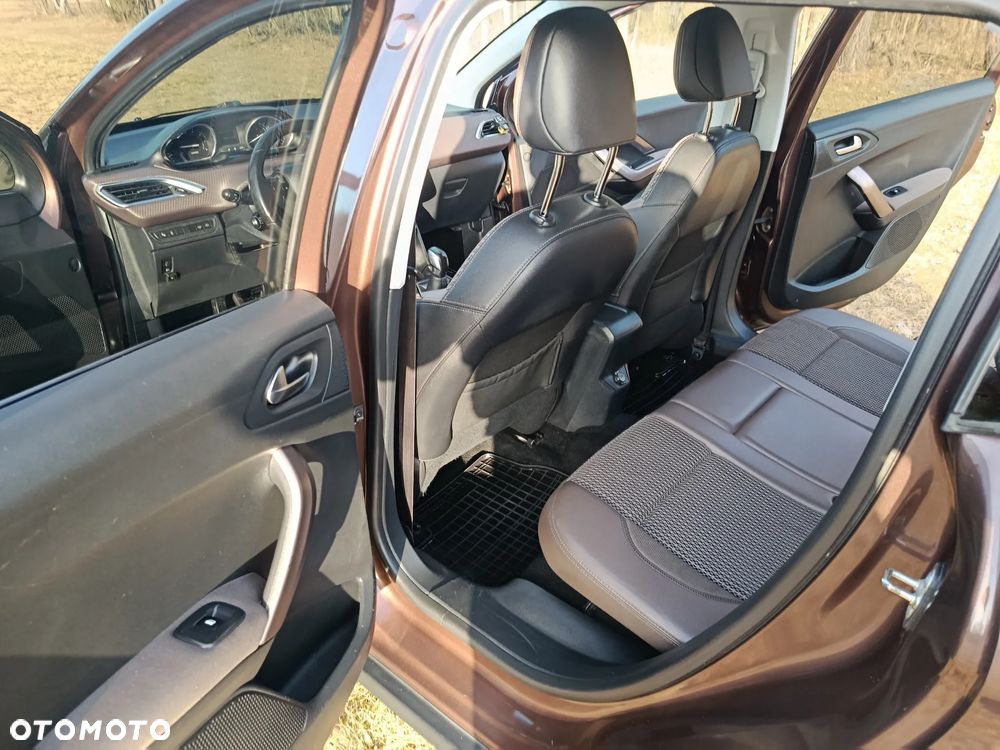 Peugeot 2008 1.2 VTi Allure - 16