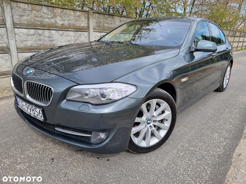 BMW Seria 5 528i Sport-Aut Luxury Line - 2