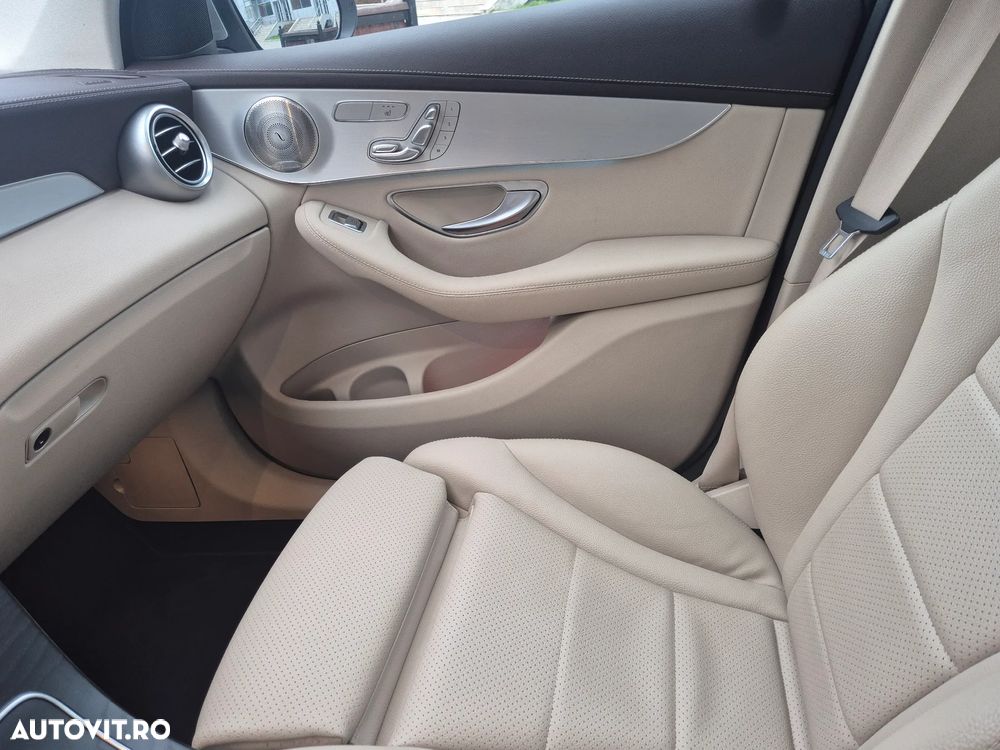 Mercedes-Benz GLC - 38