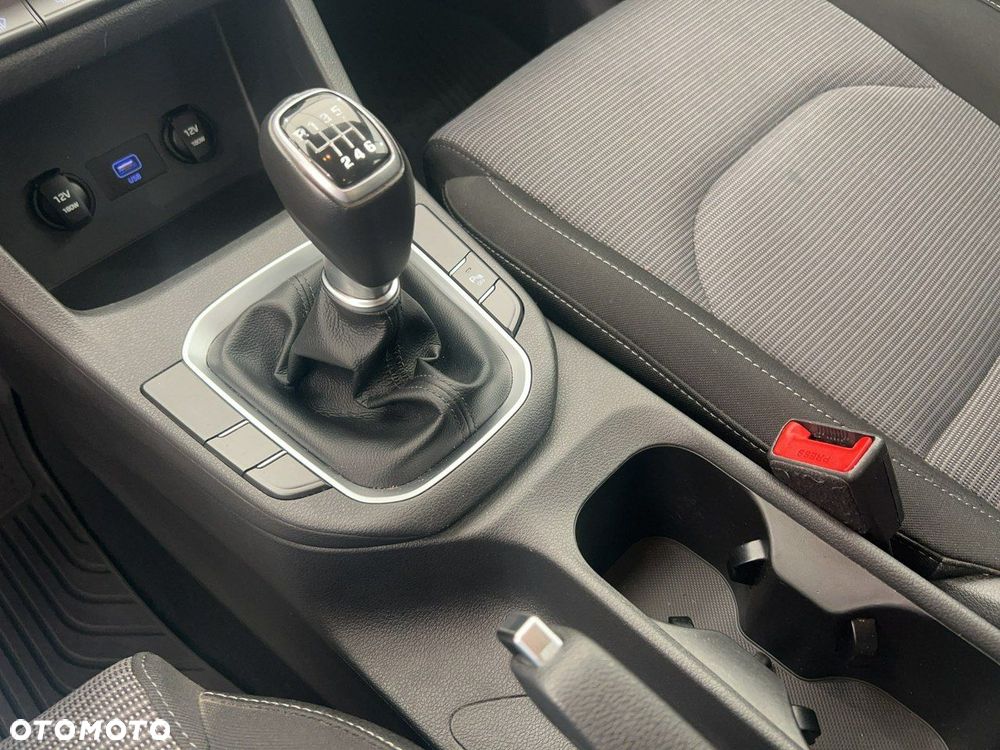 Hyundai i30 1.5 DPI Classic + - 18