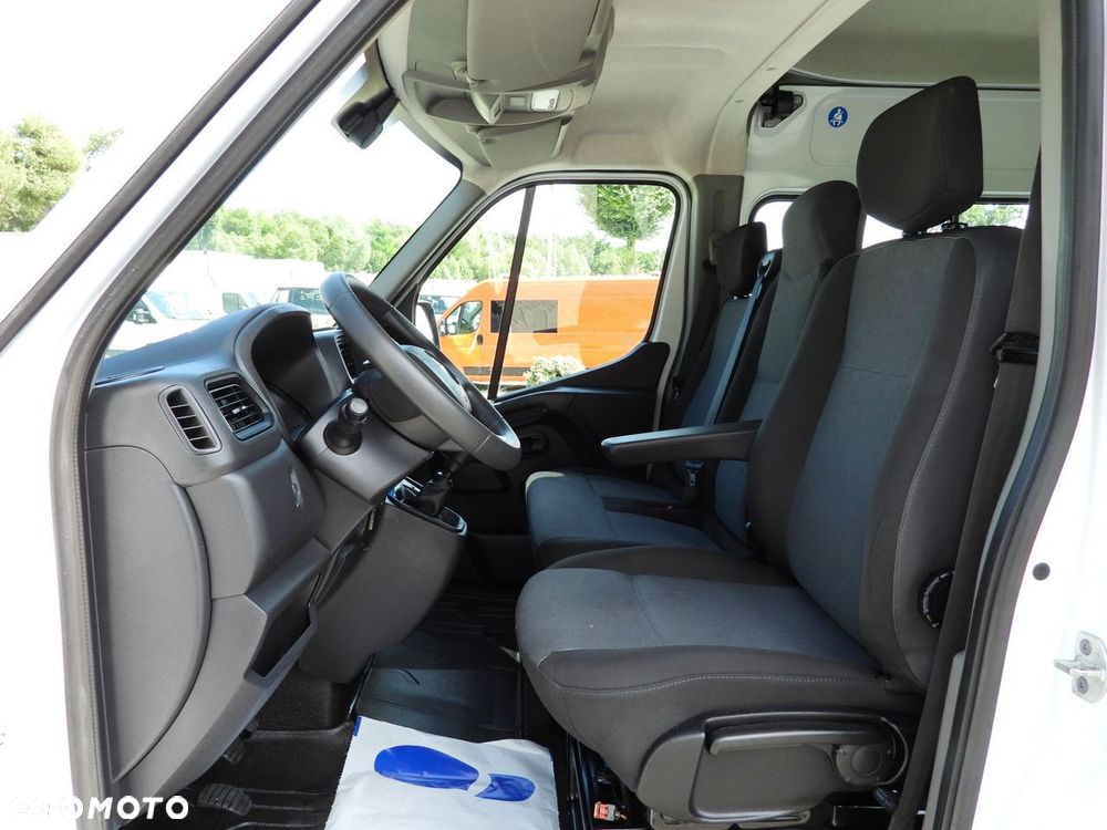 Renault MASTER FURGON BRYGADÓWKA 7 MIEJSC TEMPOMAT NAWIGACJA LEDY KLIMATYZACJA  135KM - 27