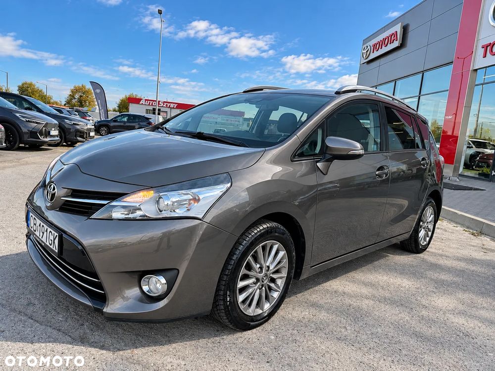 Toyota Verso 2017 photo 3