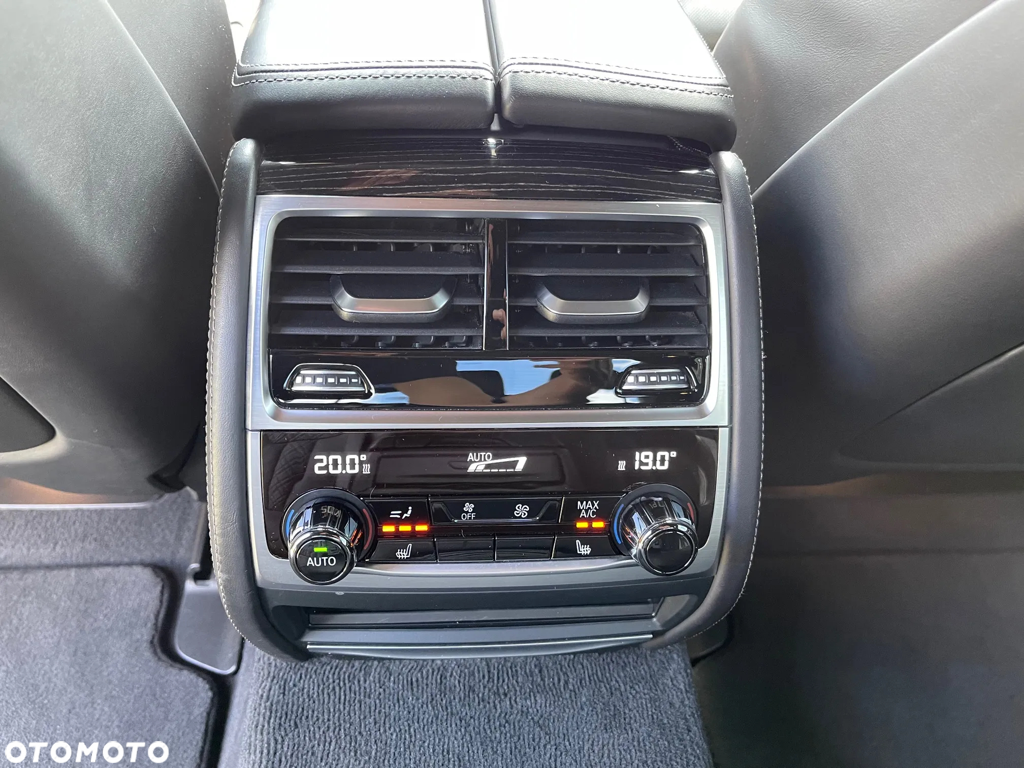 BMW Seria 7 750Li xDrive - 14
