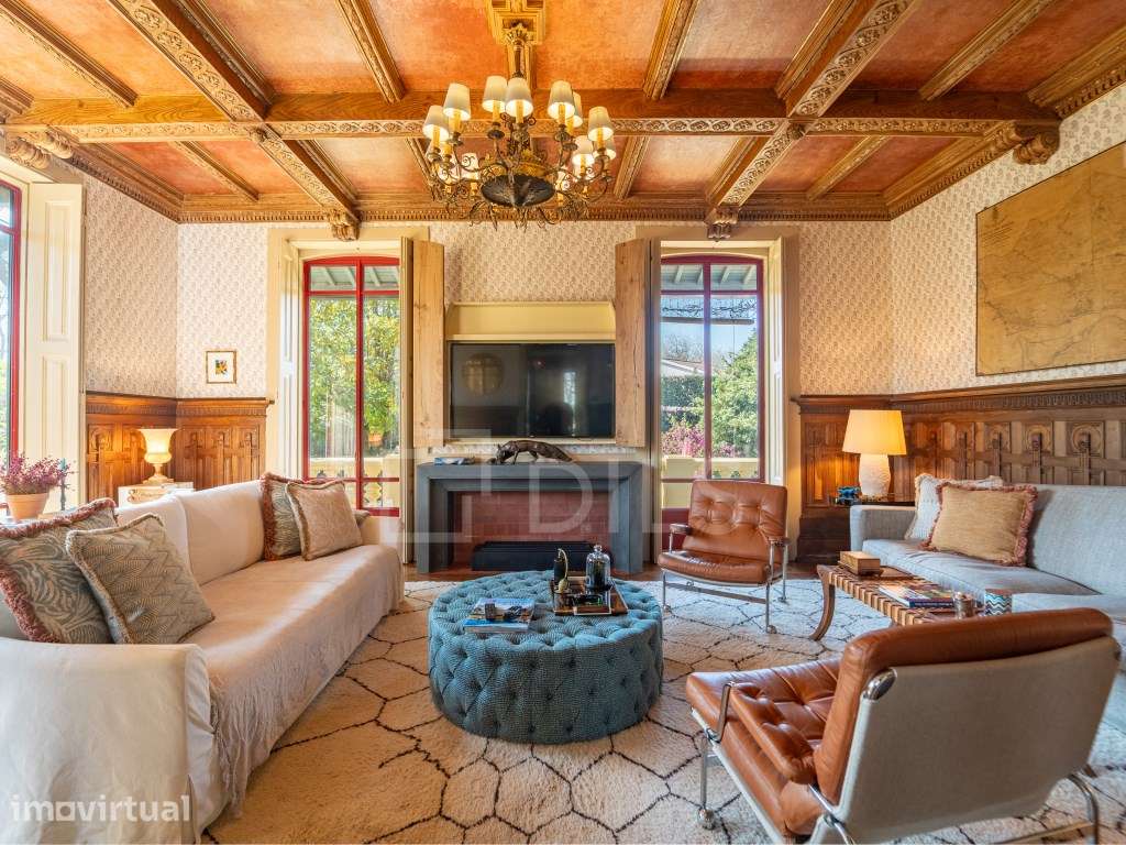 Palacete T5 com Piscina e Jardim, em Miramar - Grande imagem: 2/48