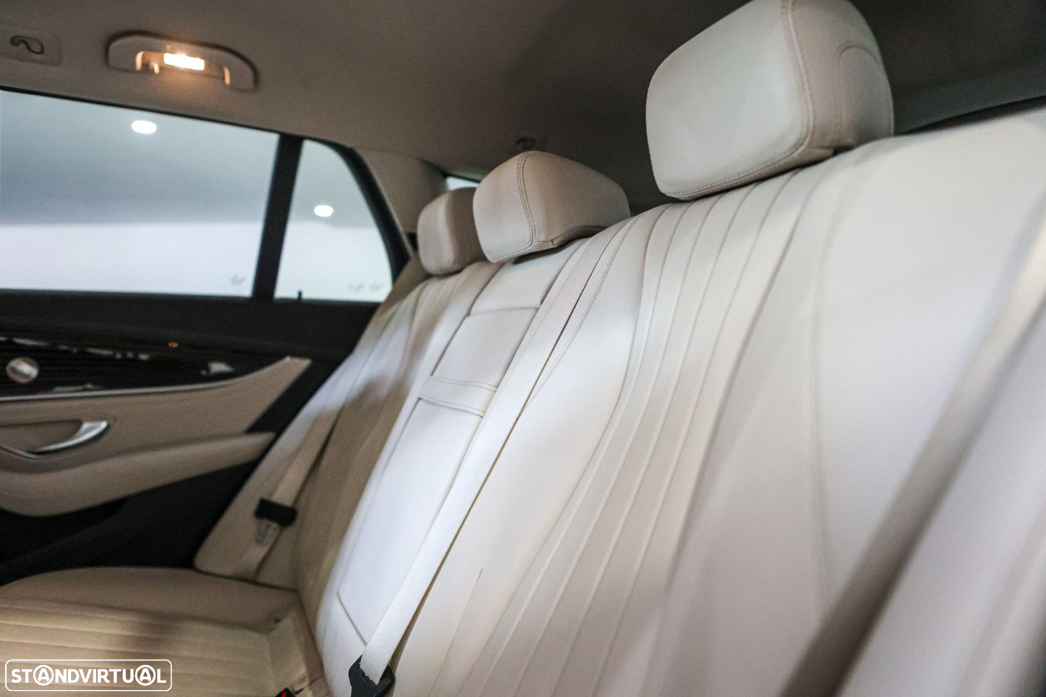 Mercedes-Benz E 300 de Exclusive Line 4Matic - 11