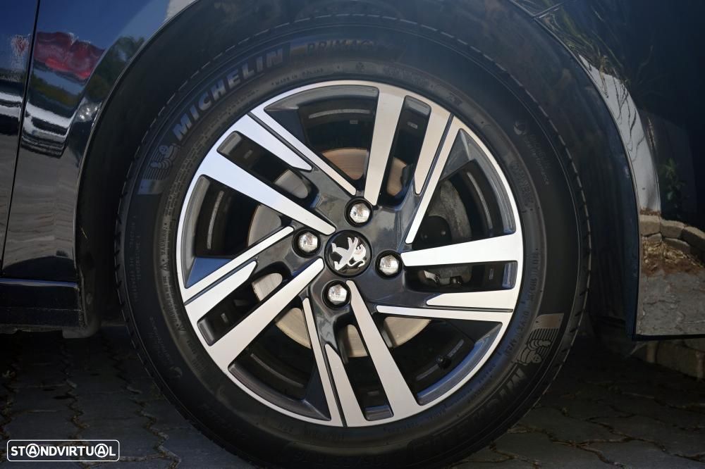 Peugeot 208 1.2 PureTech Allure EAT8 - 31