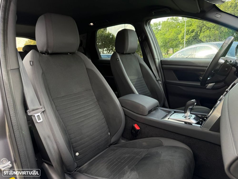 Land Rover Discovery Sport P300e Dynamic SE - 23