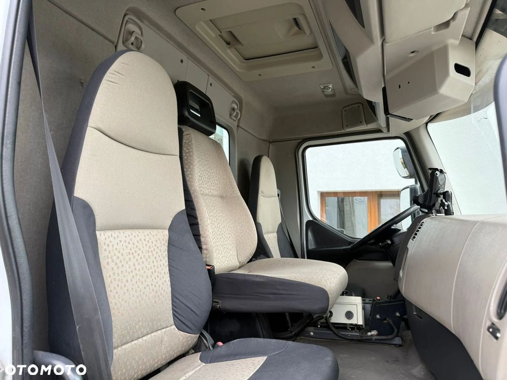 Renault Premium - 9