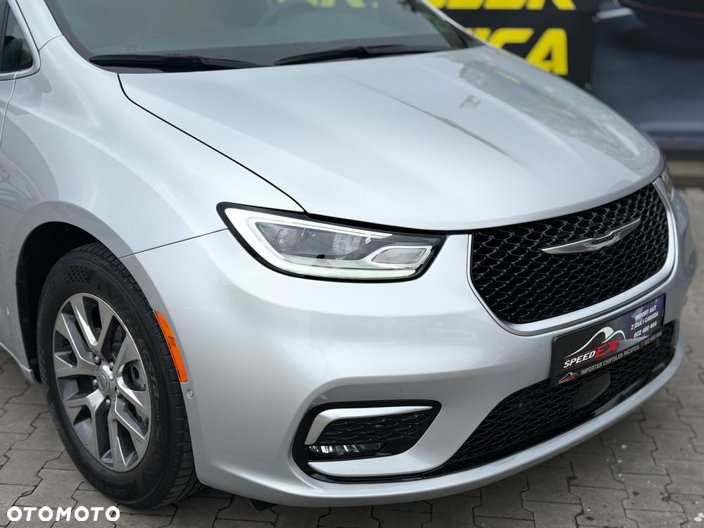 Chrysler Pacifica - 6