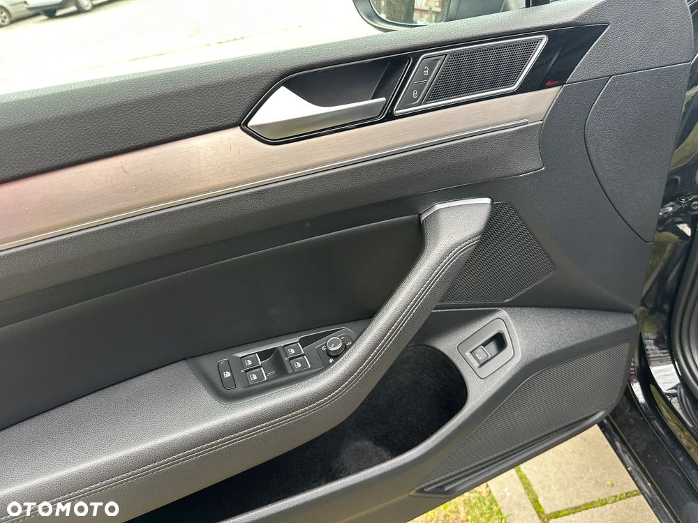 Volkswagen Passat Variant 2.0 TDI BMT 4Mot Highline DSG - 10