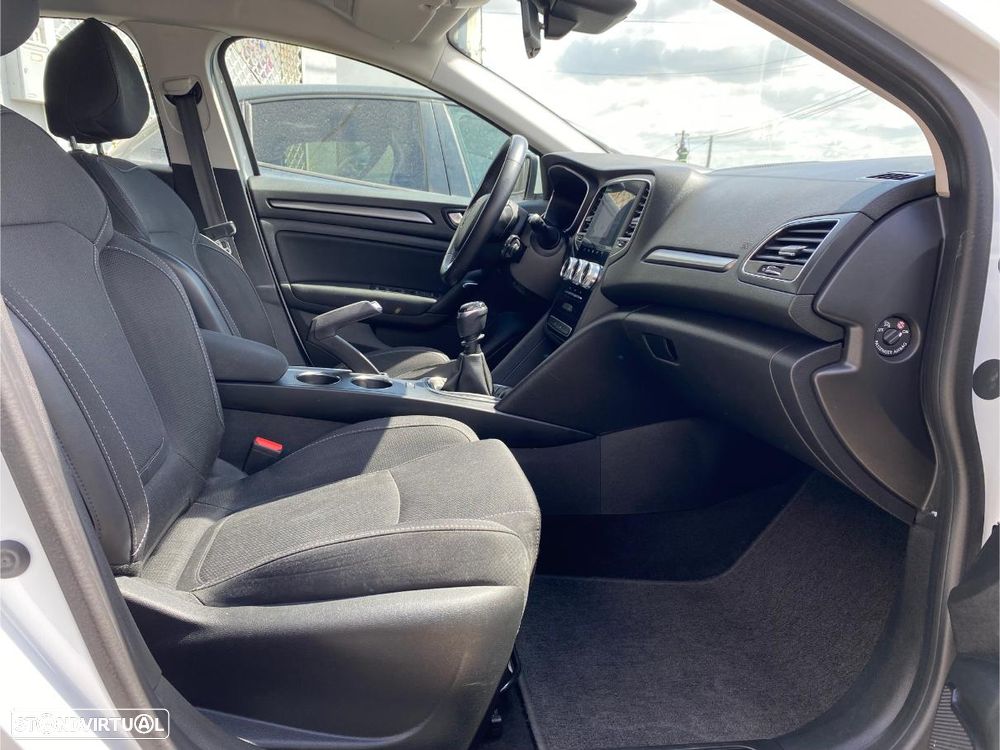 Renault Mégane 1.5 Blue dCi Intens - 17