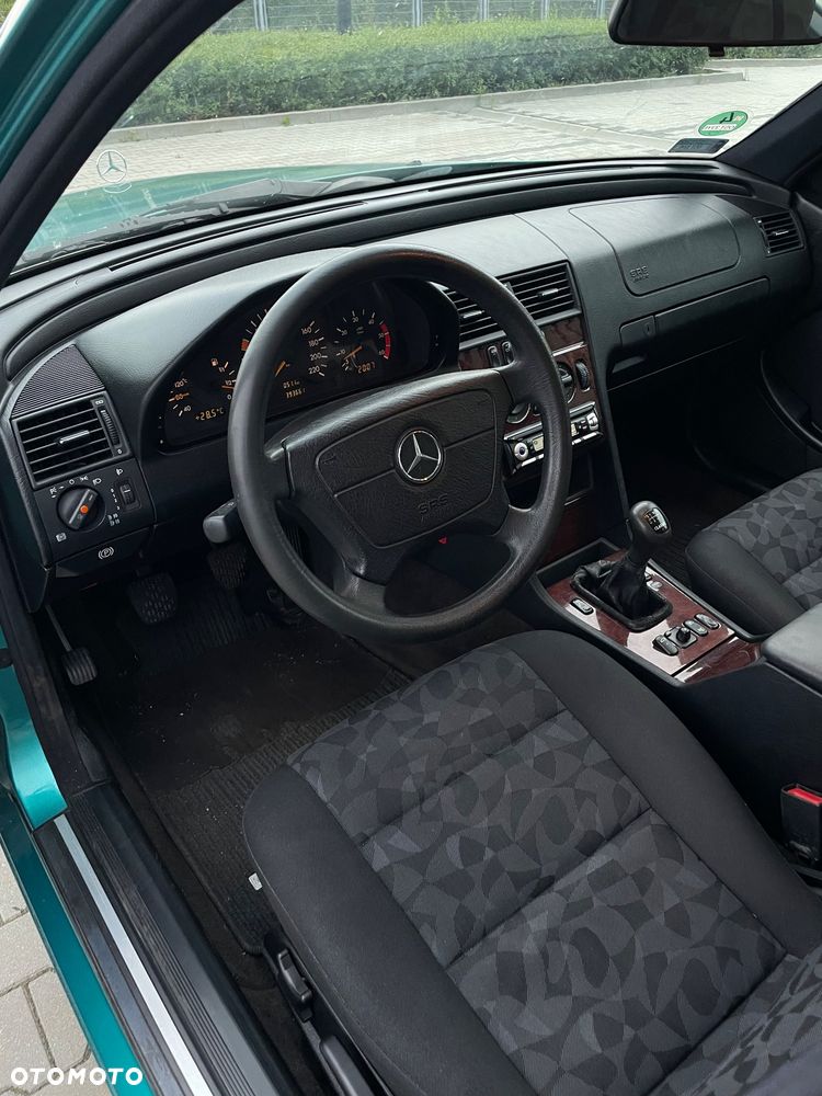 Mercedes-Benz Klasa C 220 T CDI Classic - 14