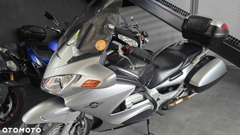 Honda ST - 2