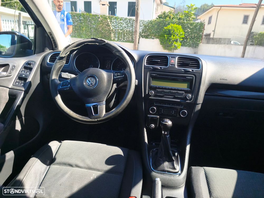 VW Golf 1.6 TDi Confortline - 6