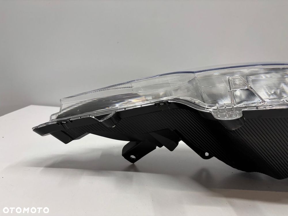 Mitsubishi Space Star III Lampa Lewa Przód Przednia W5335 - 8