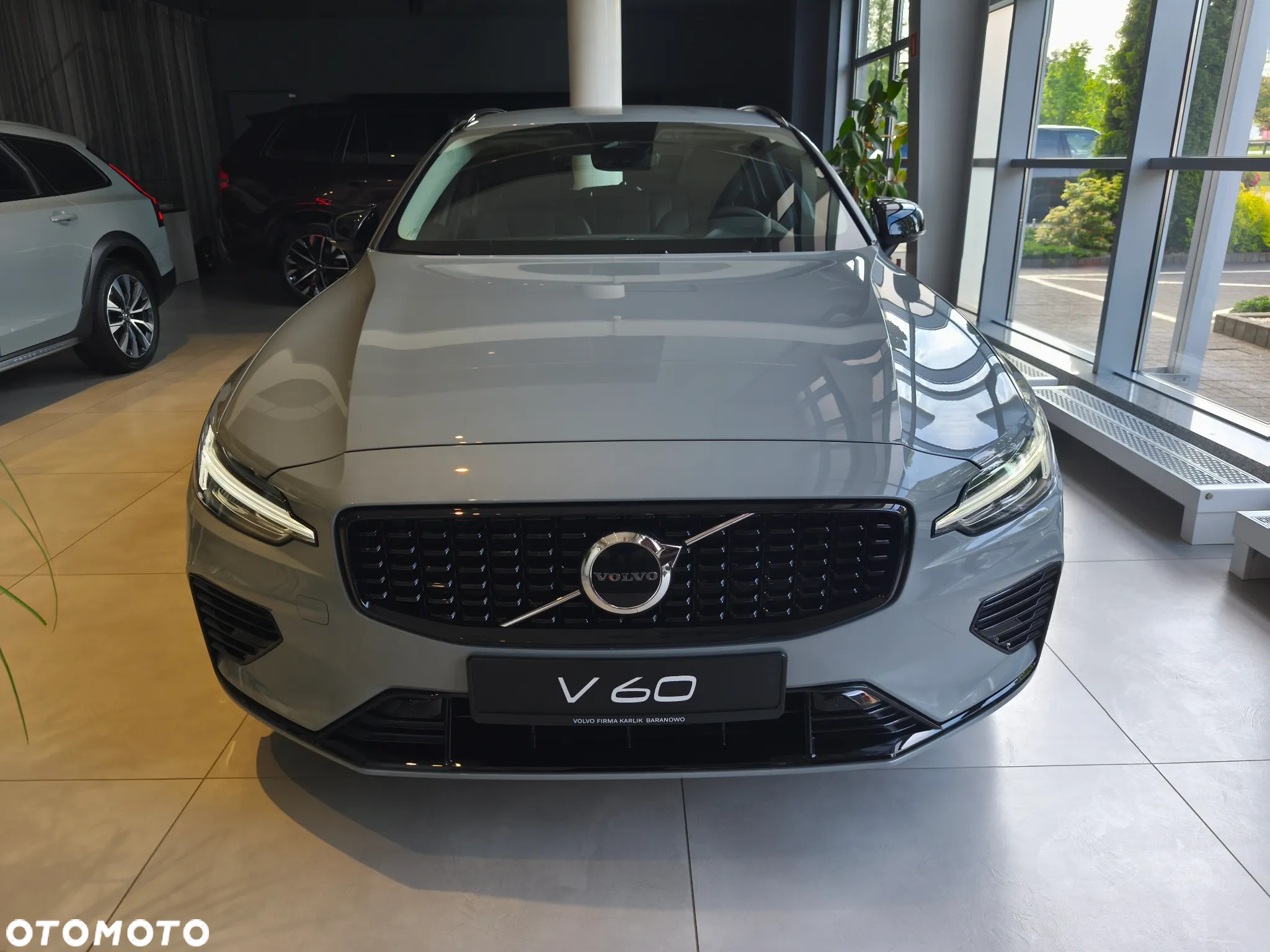 Volvo V60 T6 AWD Plug-In Hybrid Plus Dark - 5