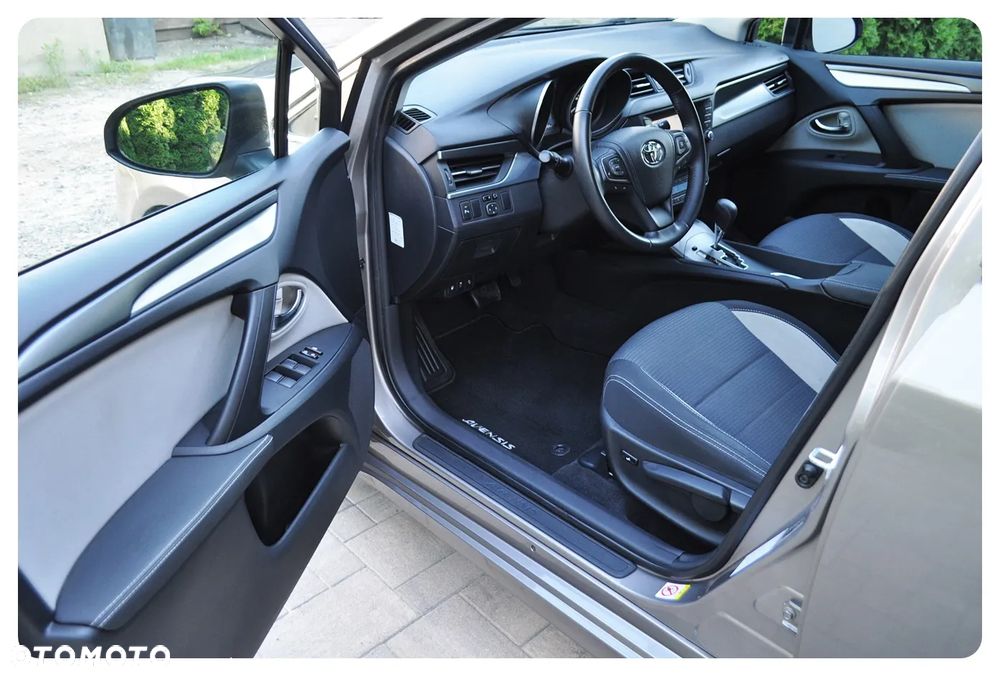 Toyota Avensis Touring Sports 1.8 Multidrive S Business Edition - 18