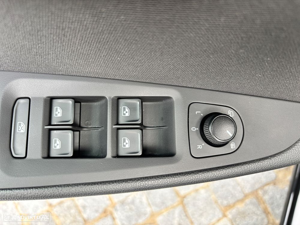 SEAT Leon 1.6 TDI Style Ecomotive - 19