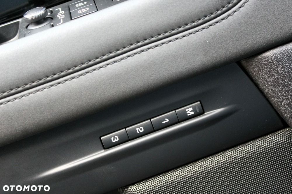 Land Rover Range Rover Evoque - 22