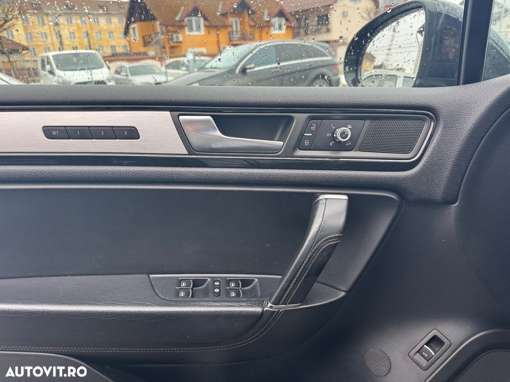 Volkswagen Touareg - 22