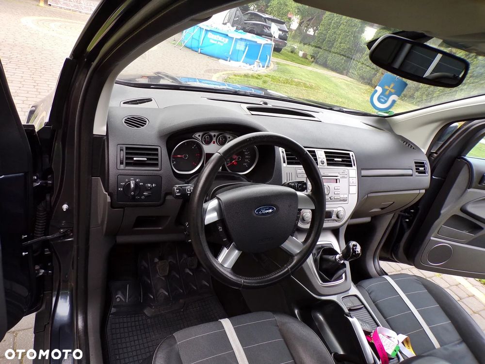Ford Kuga 2.0 TDCi 2x4 Titanium - 15
