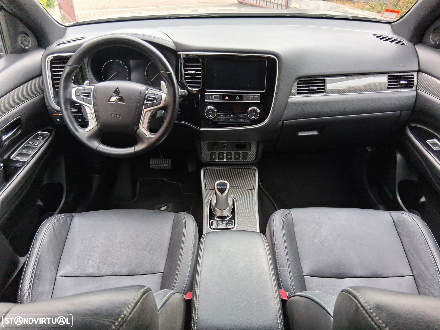 Mitsubishi Outlander 2.4 PHEV Intense - 33