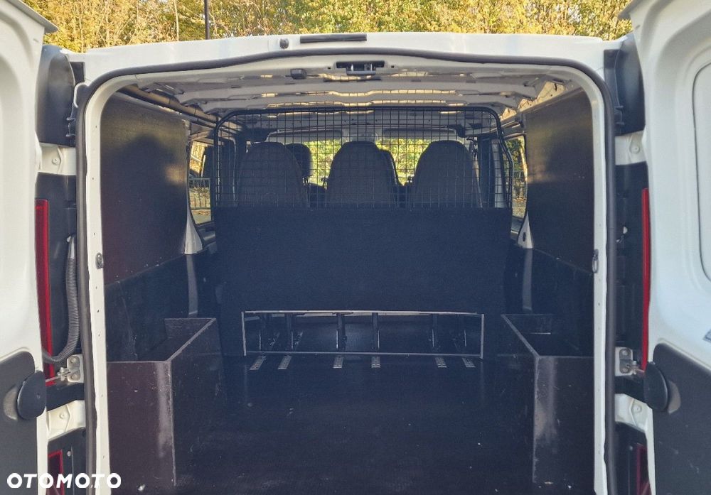 Renault Trafic - 26