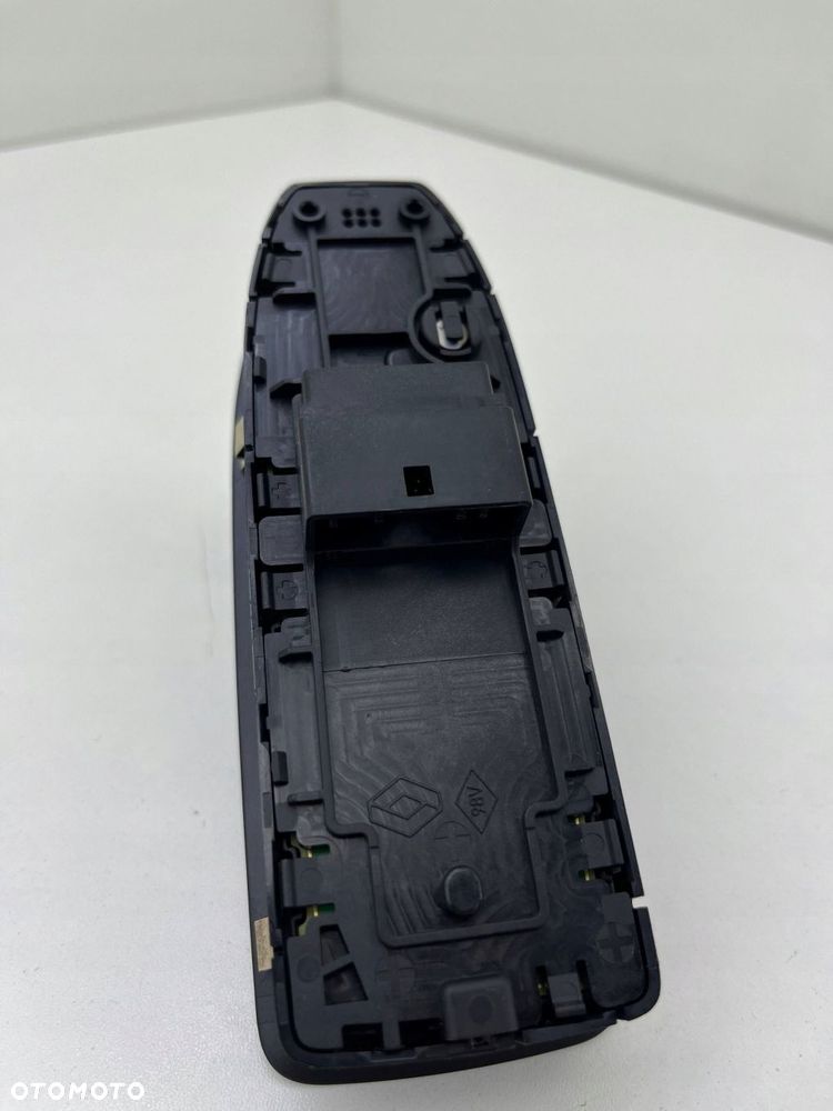 RENAULT SYMBIOZ PANEL PRZEŁĄCZNIK SZYB KIEROWCY 254108935R - 3