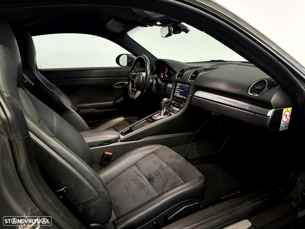 Porsche 718 Cayman - 30