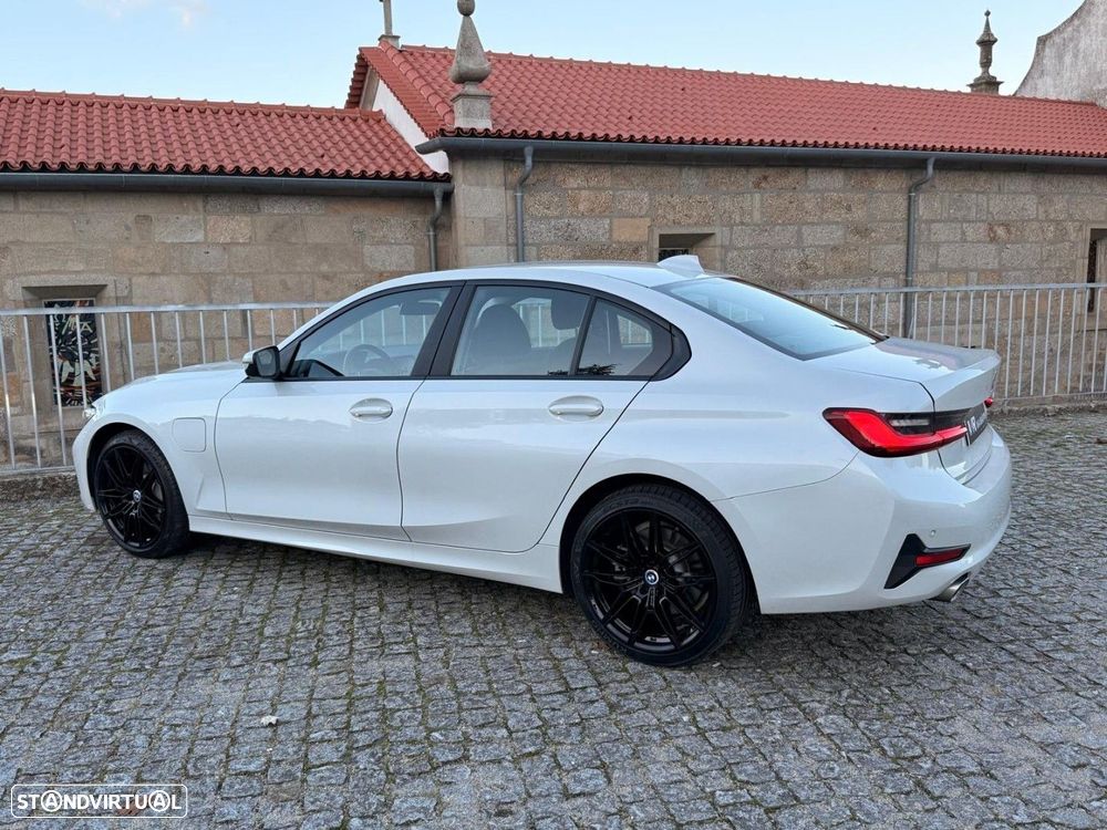 BMW 330 e Corporate Edition Auto - 30