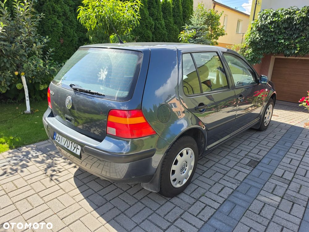 Volkswagen Golf - 4