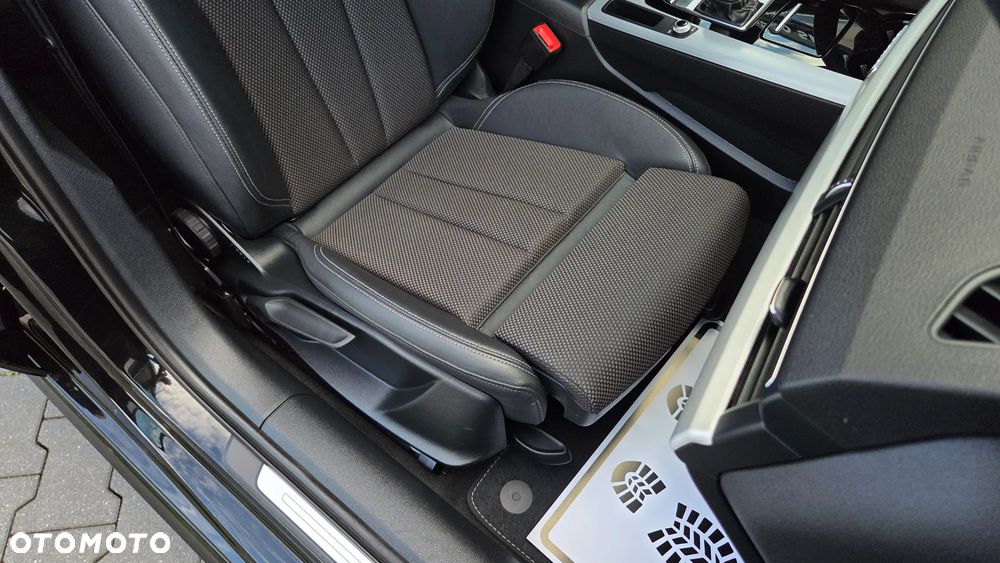 Audi A4 Limousine - 13