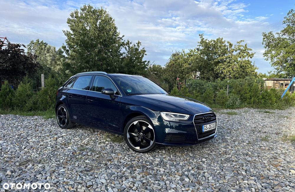 Audi A3 Sportback 2.0 TDI design - 16