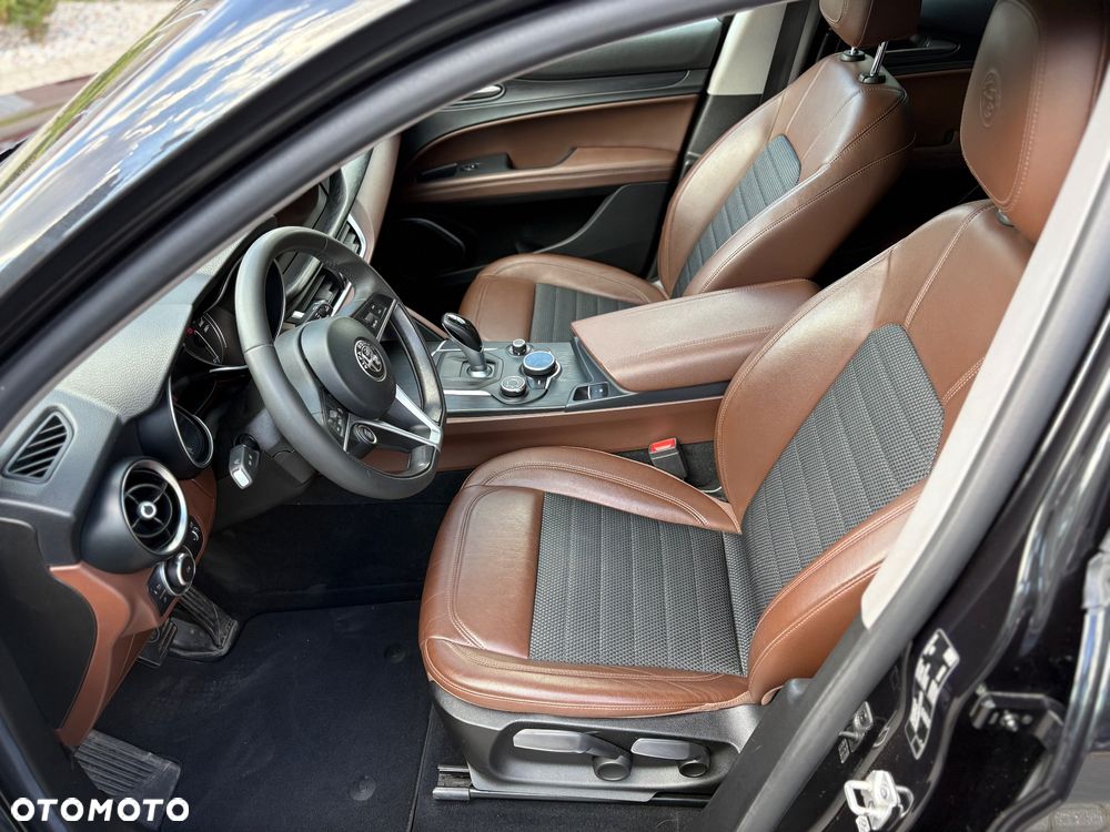 Alfa Romeo Stelvio 2.0 Turbo Q4 - 8