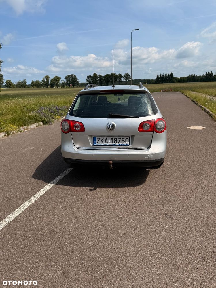 Volkswagen Passat 2.0 TDI Comfortline DSG - 3