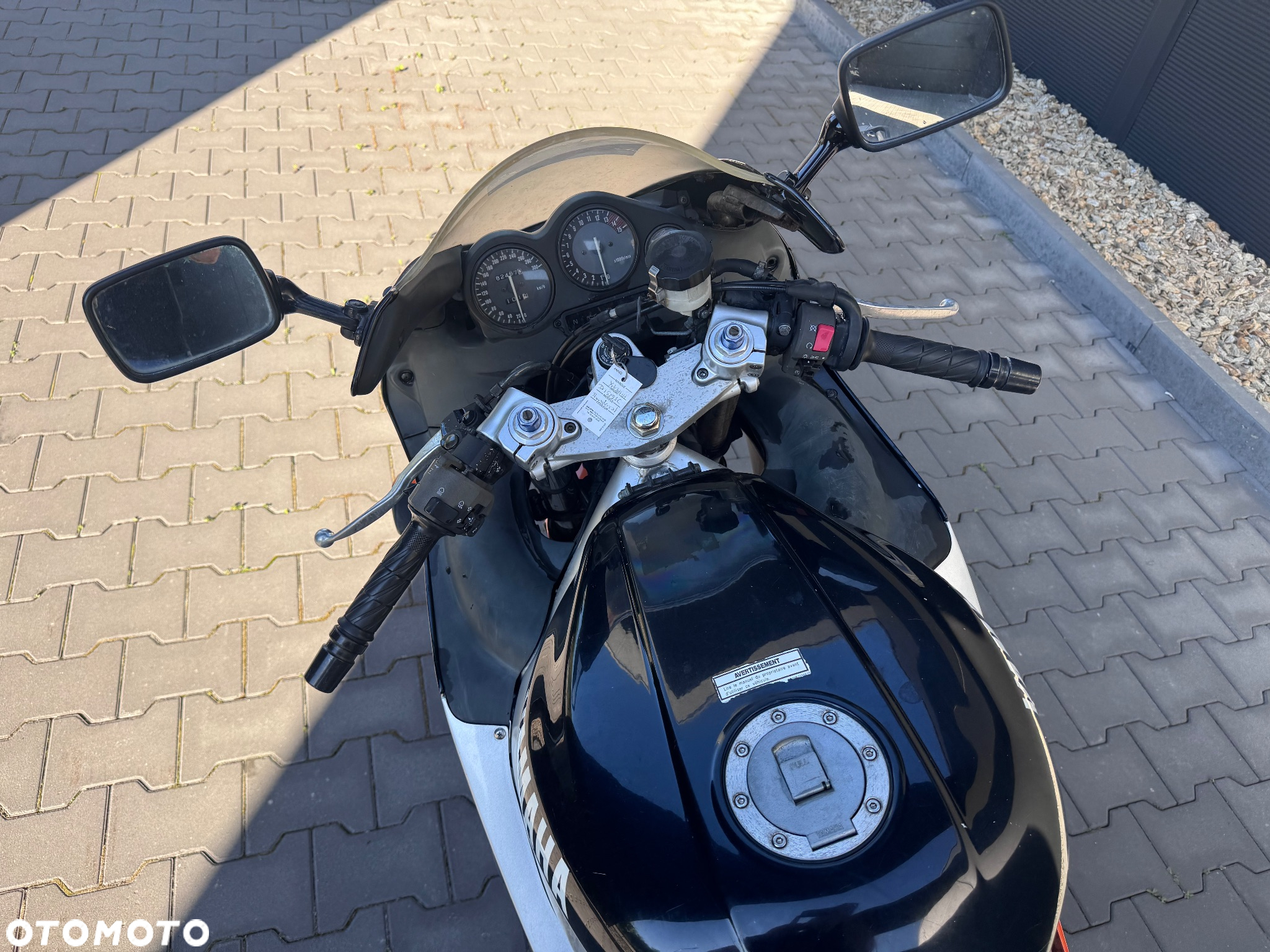 Yamaha R6 - 8