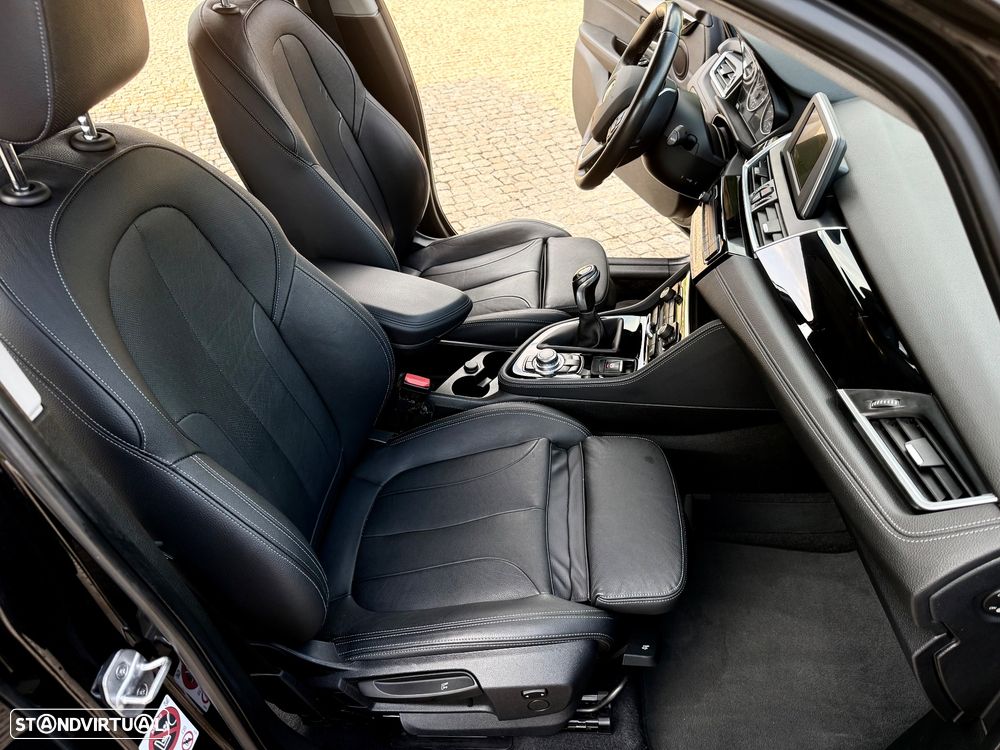 BMW 216 Active Tourer d Line Sport - 31
