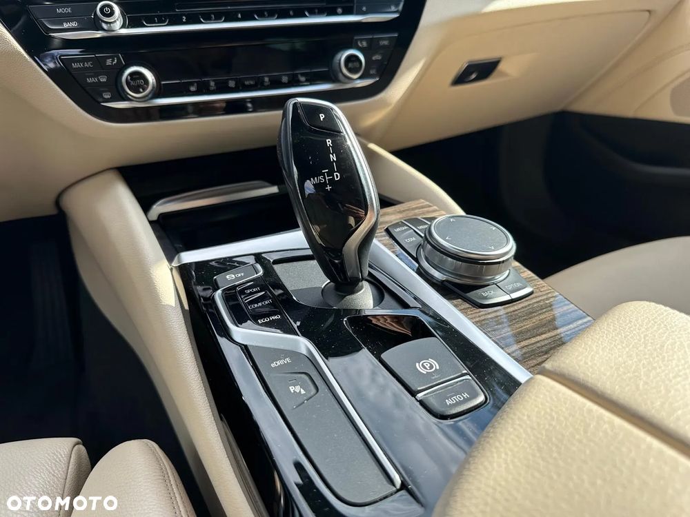 BMW Seria 5 530e iPerformance xDrive - 15