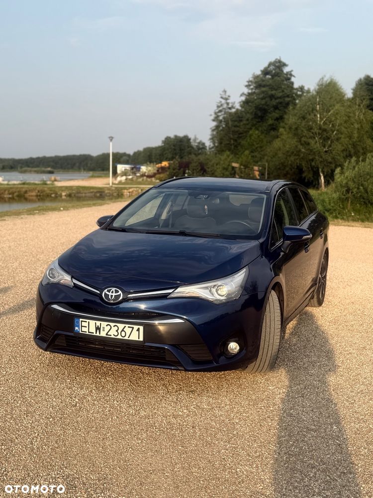 Toyota Avensis 1.8 Premium MS - 11