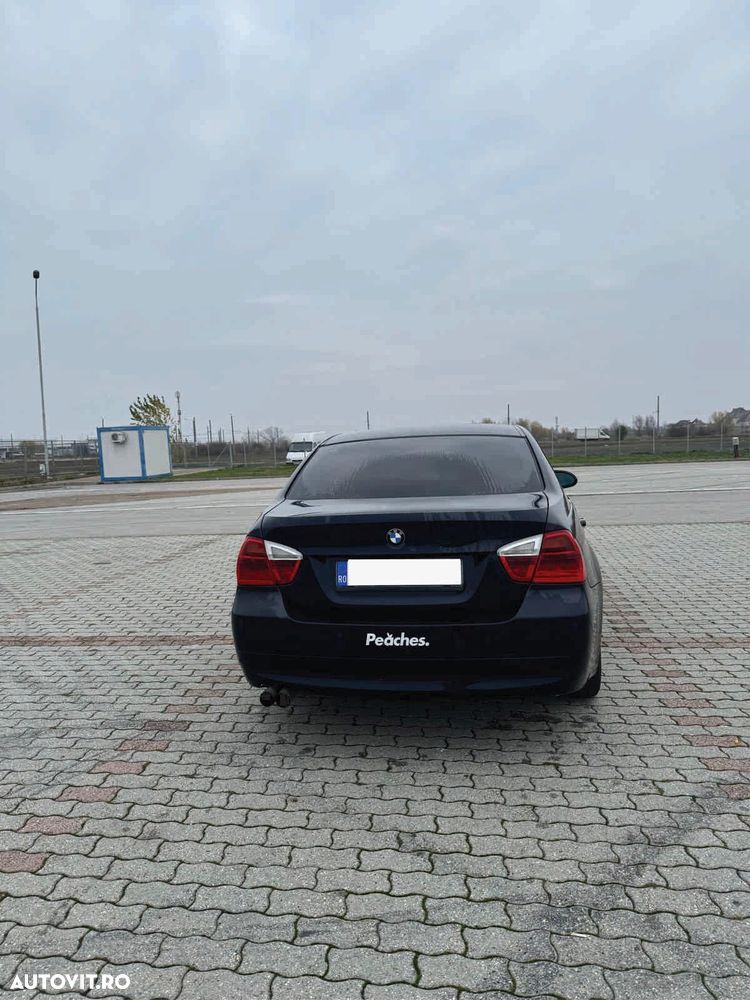 BMW Seria 3 318i - 4