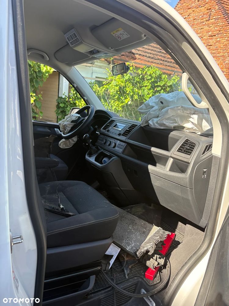 Volkswagen Multivan - 9