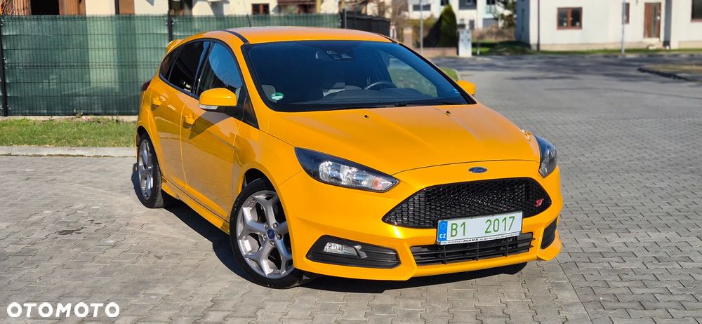 Ford Focus 2.0 EcoBoost ST mit Leder-Exclusiv-Paket - 23