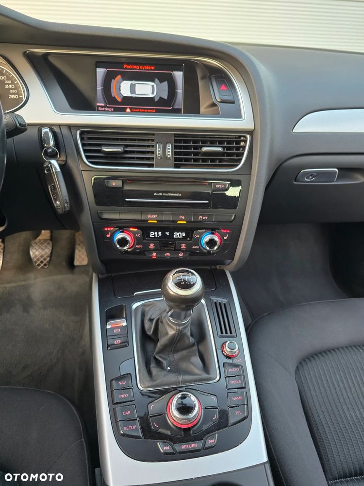 Audi A4 Avant 2.0 TDI ultra - 32