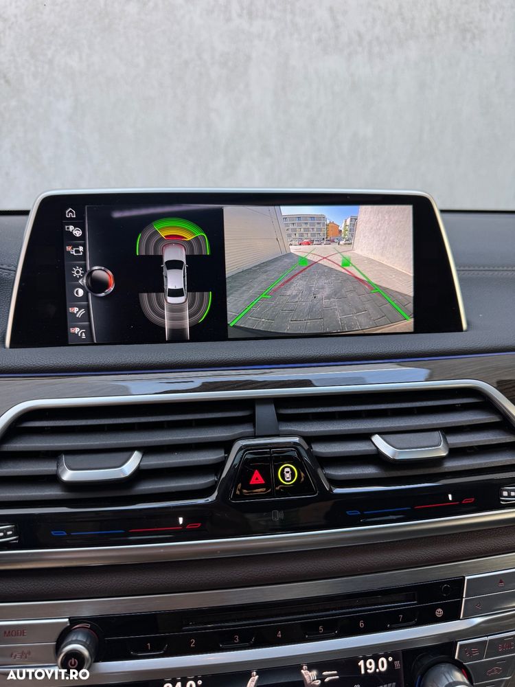 BMW Seria 7 740d xDrive - 15