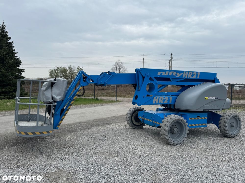 Nifty HR 21 Hybryda 21 metrów zwyżka Podnosnik podest - 9