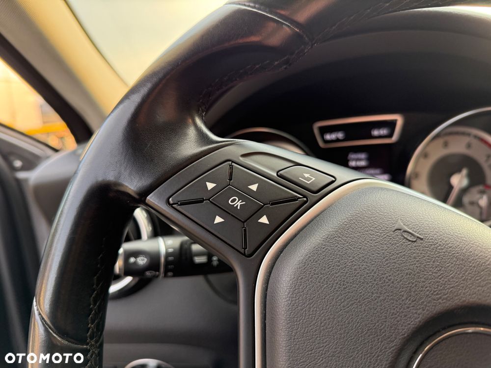 Mercedes-Benz GLA - 16